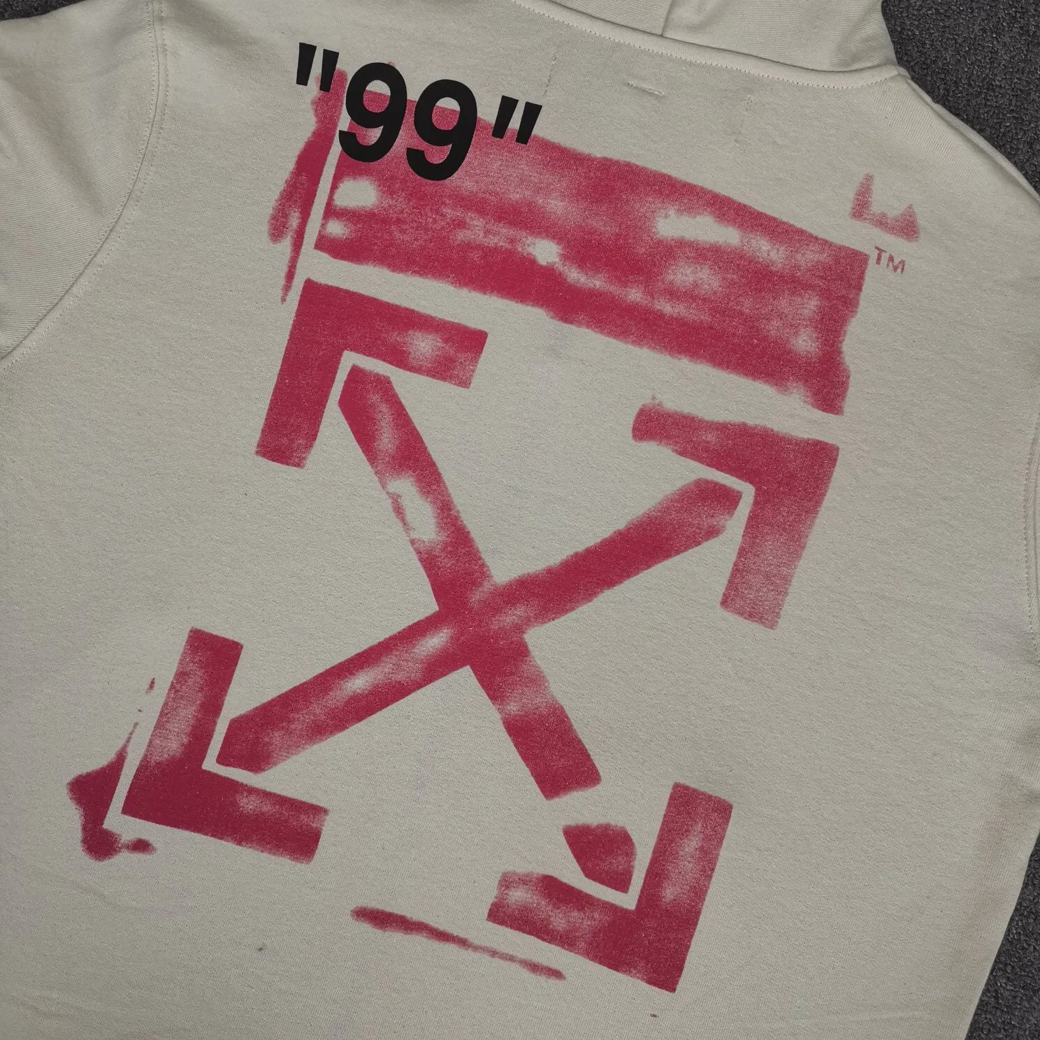The top tested version OFF-WHITE (OW) 99 pink oil graffiti for men and women couples pure cotton loose pullover hooded sweatshirt jacket zipper professional handmade dot printing, delicate and full, strong color layering, the printing is breathable and non-sticky! The gradient of the layers is clear, the texture and texture are visible, the fabric and printing are completely combined, and the frosted feel is delicate. The fabric is made of 460g fish scale terry cotton fabric, which has a full drape. Customized zipper pull with OFFWHITE metal engraving on it and a concave feel. This is a must-see for identification. The hat rope pendant clock has metal engravings. This is a detail that is easily overlooked.  Like Monet's oil paintings, it has always occupied the top sales list on major domestic and foreign platforms, and offline stores can also be said to be often out of stock.  Couple matching, personalized and trendy! Elegant and classic style, versatile for daily use. Couple style 👫 Suitable for both men and women. Size chart Recommended 180-220 pounds P: 420